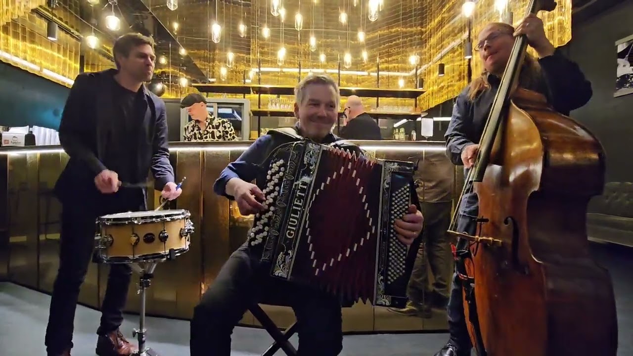 Novelty accordion  Fredrik Hangasjärvi