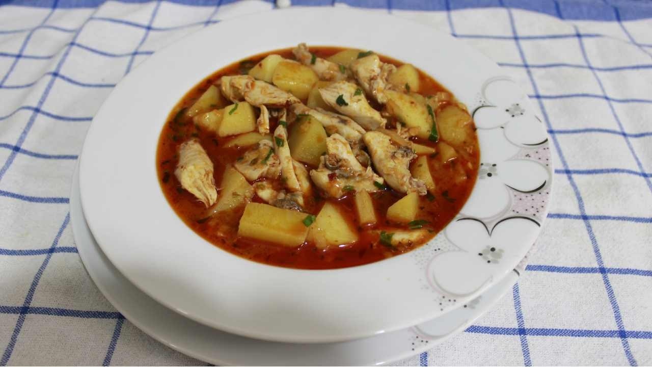 20 Dakikada Tavuklu Patates Çorbası