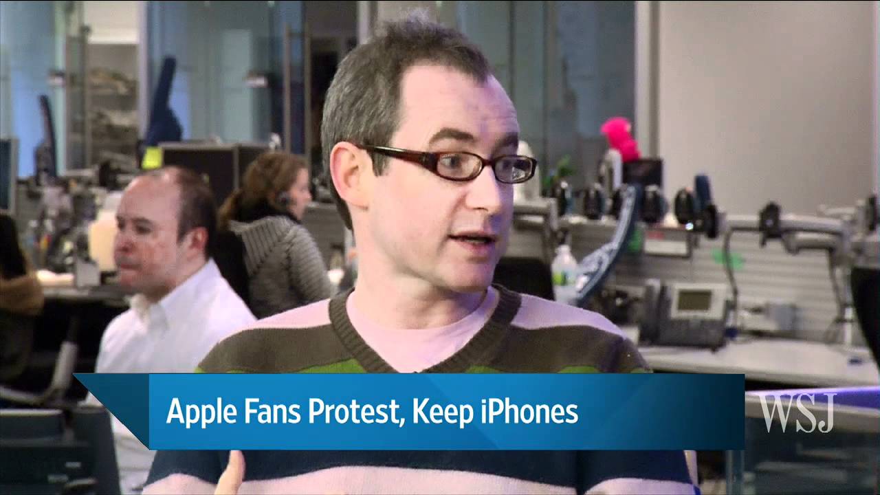 Apple Fans Protest, Keep iPhones