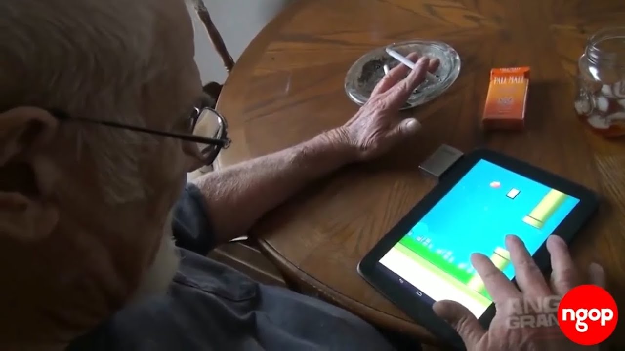 Gjyshi zevzek luan me tablet