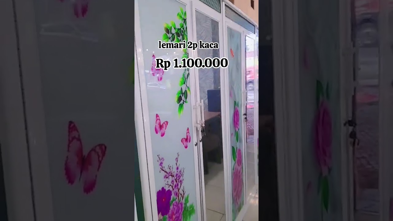Bigsale!!!!Lemari kaca 2pintu dengan harga yang sangat terjangkau Telp/wa082 182 439 998#home#promo