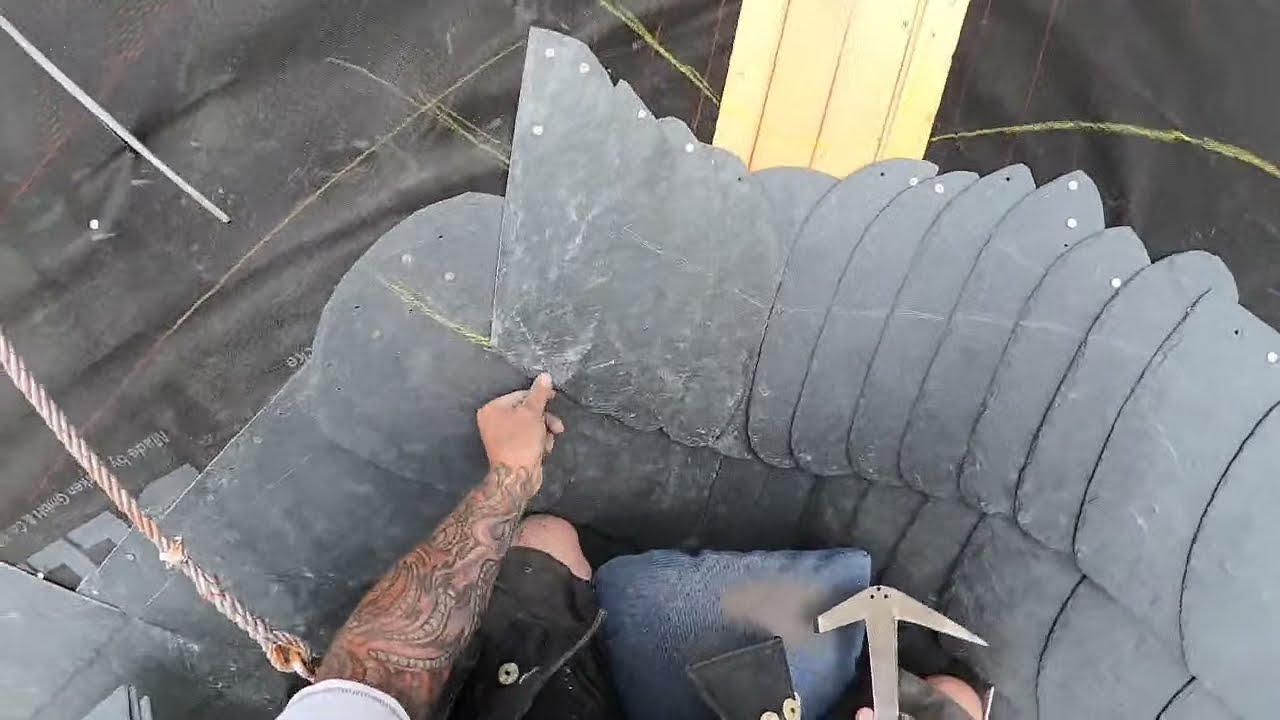 Herzkehle decken - Schieferkehle - Live vom Schieferdach in Berlin - Schieferdecker aus Sachsen