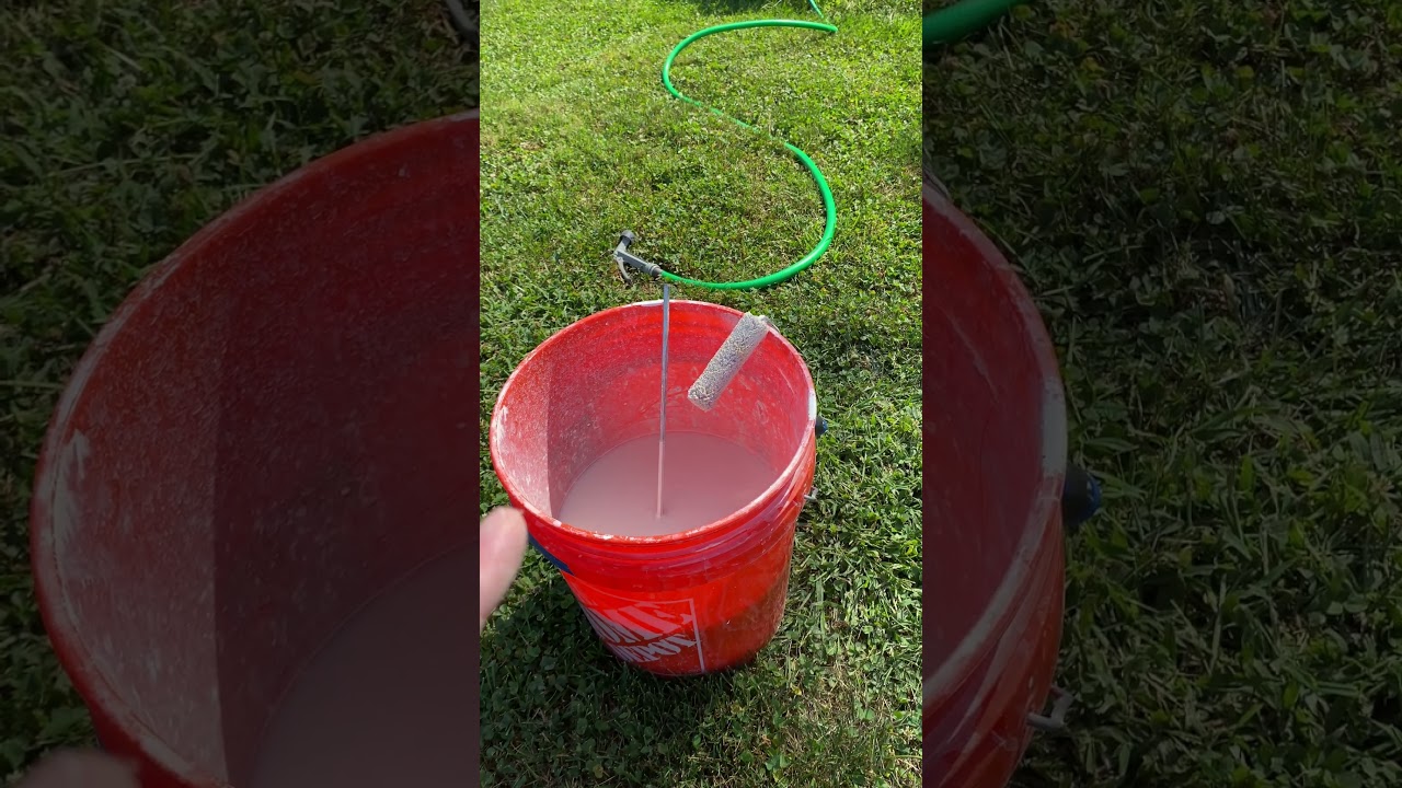 TIP FOR CLEANING A PAINT ROLLER