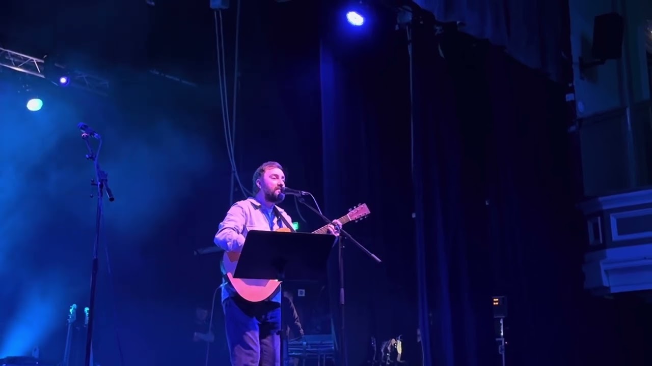 Louis Abbott - Boxing Night @ Albert Halls