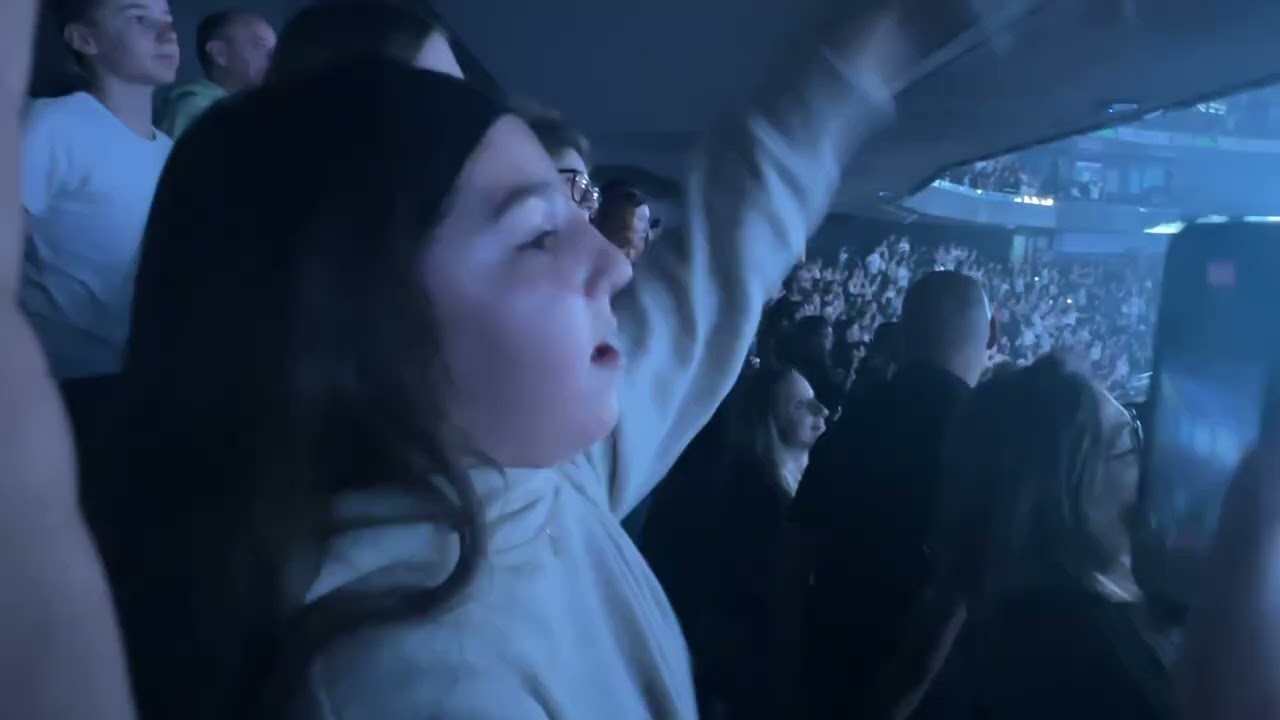 Gims , La mano , SCH - un monde à l’autre -DEFRNSE ARENA - 21/12/25