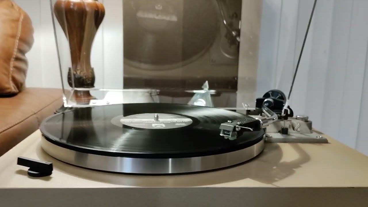 Pioneer PL-512 Turntable. Horiatis76.com