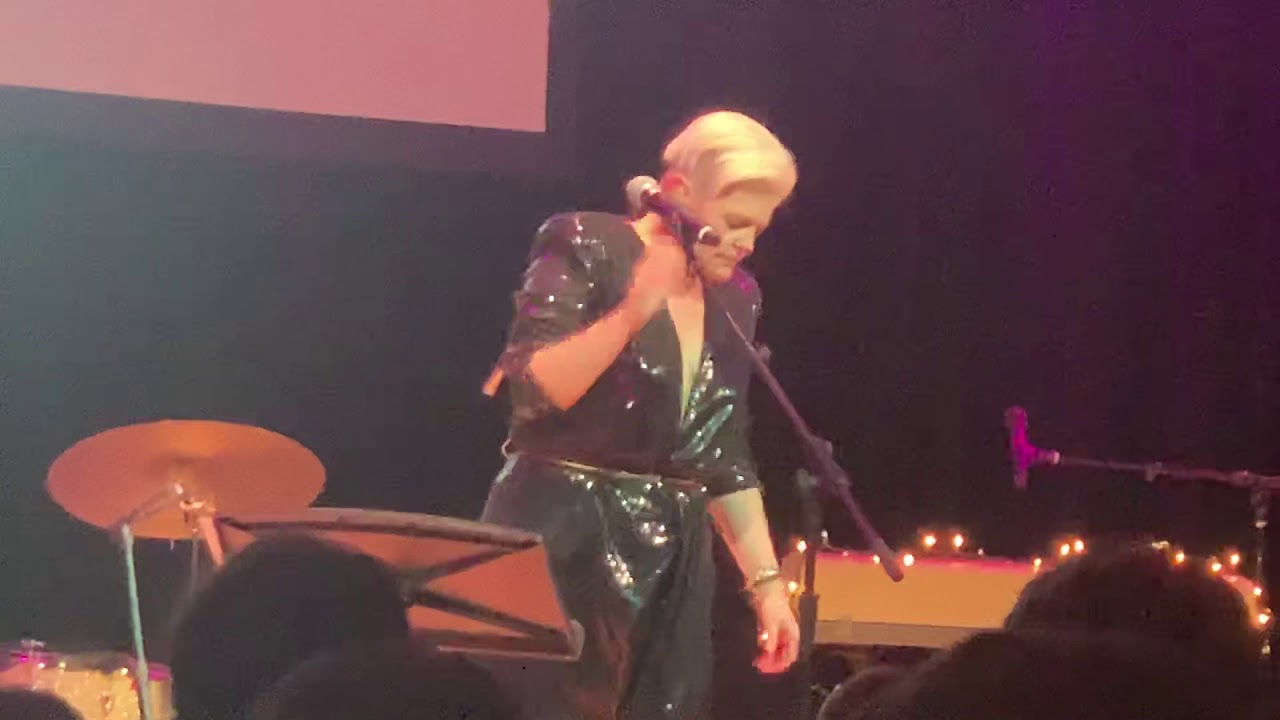 Dixie Chicks, Jack Antonoff, “River” song by Joni Mitchell (NYC Town Hall, 12 December 2019)