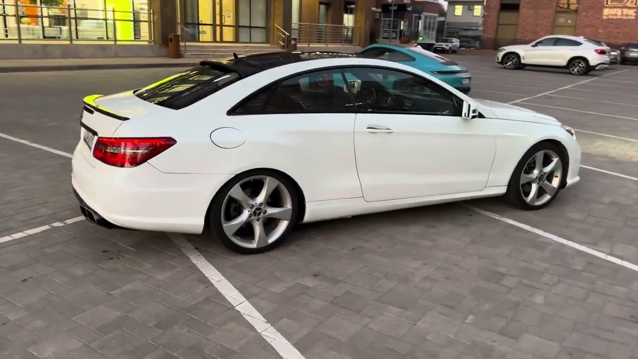 Mercedes Benz E coupe (C207)