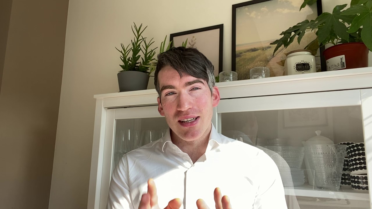 5 tips on buying an antique or a vintage engagement ring with Matthew Weldon.