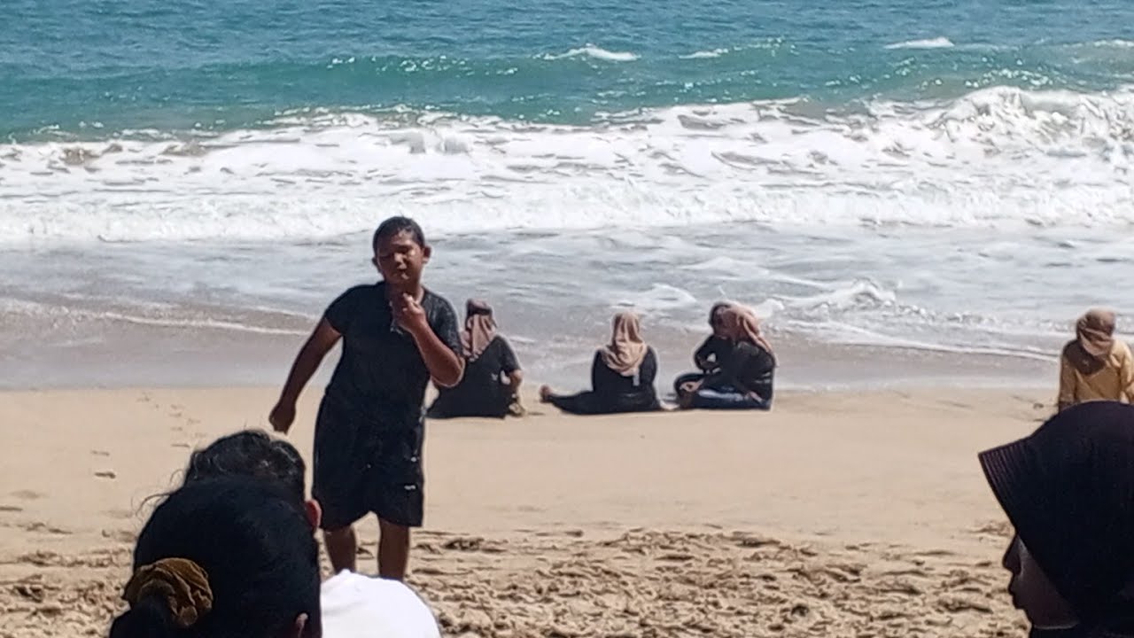 HOLIDAY PANTAI TAMBAK REJO BLITAR