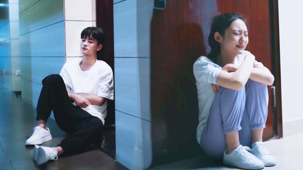 Girl slapped CEO for being cheated, and he squatted at door all night