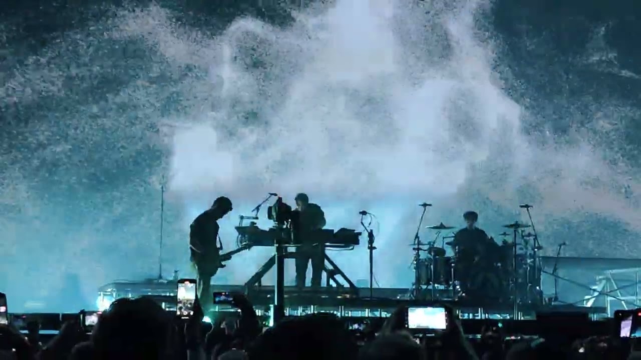 [4K] LINKIN PARK - Somewhere I Belong (entrance) in PARIS 2024