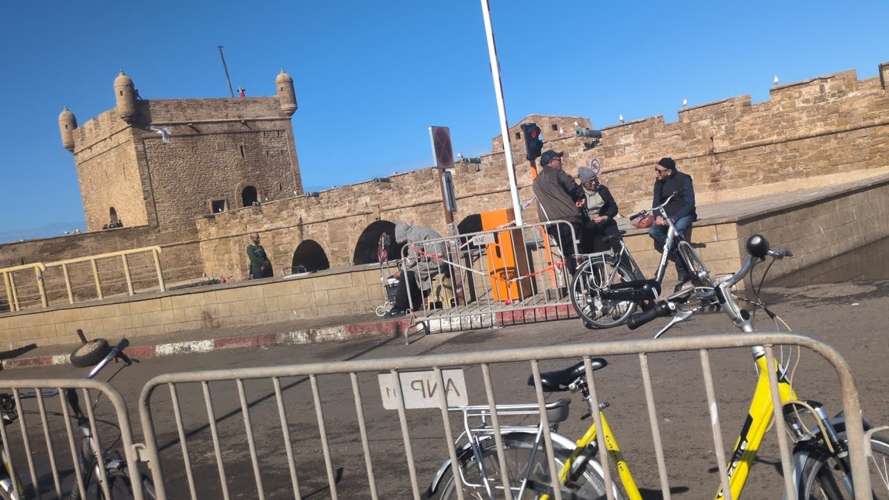 Geheimnisse von Mogador: Romantische Reise durch Souks, Meeresblicke und arabische Melodien