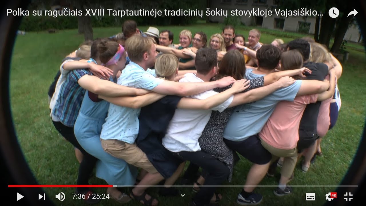 Polka su ragučiais XVIII Tarptautinėje tradicinių šokių stovykloje Vajasiškio km, Zarasų r., 2021 m.