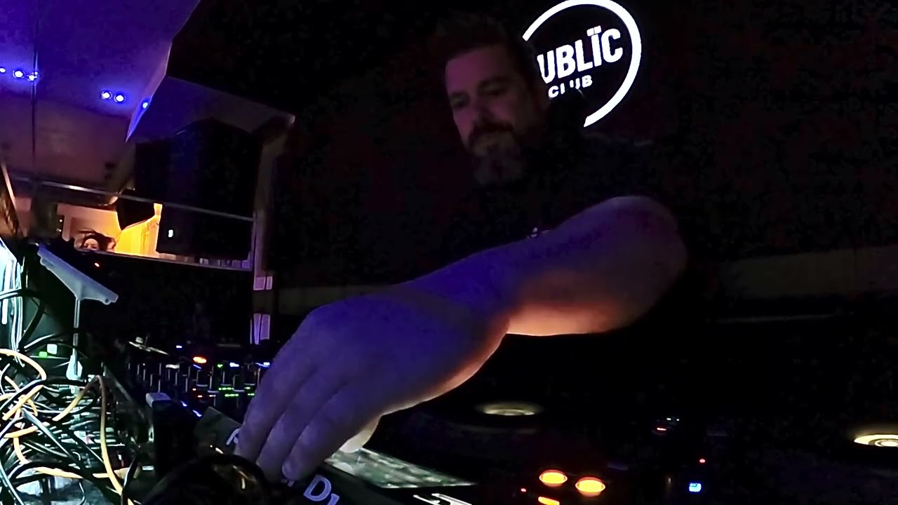 Moises V. - Püblic Club - Oviedo (03-10-25)