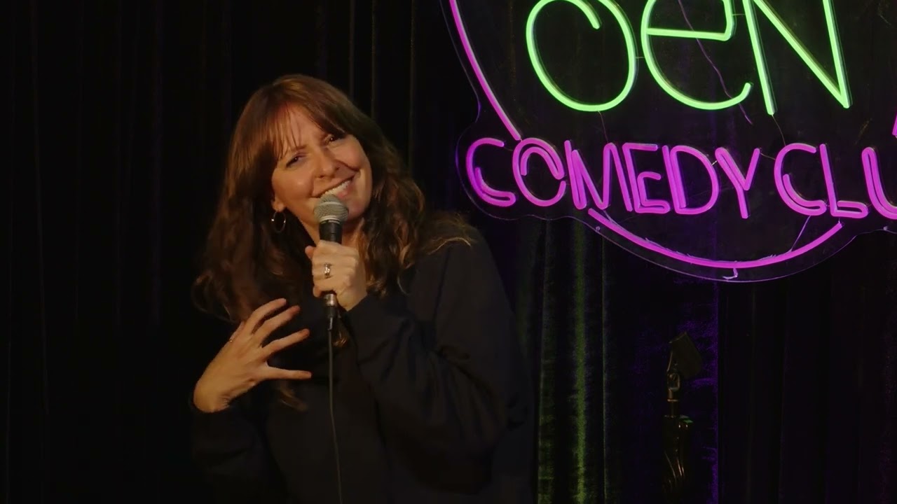 Set by UK comedian Elinor Murphy at the Craic Den, Dublin, Ireland, 20th May 2025