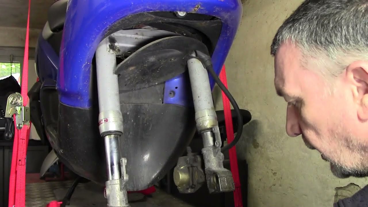 Piaggio NRG ( Tauchrohr drücken und gängig machen ) Was ist los..