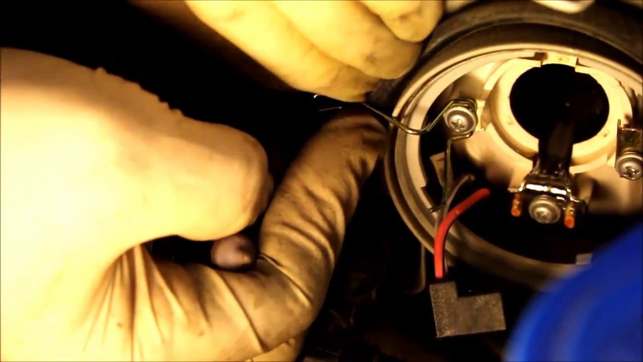 Headlight Bulb Replacement - Kia Spectra