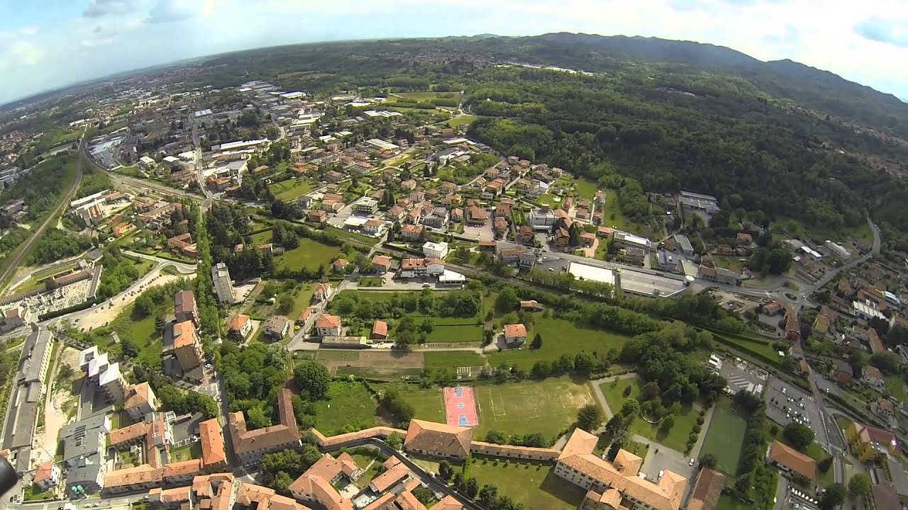 Dji f550 gopro3 Gozzano (Novara) dall'alto in volo con San Giuliano (castello)