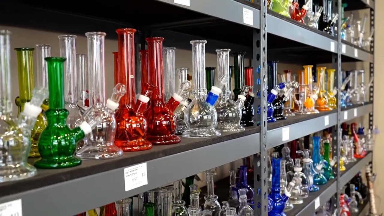 Handmade glass hand pipes, Bongs, Dab rigs - Free shipping all over the USA