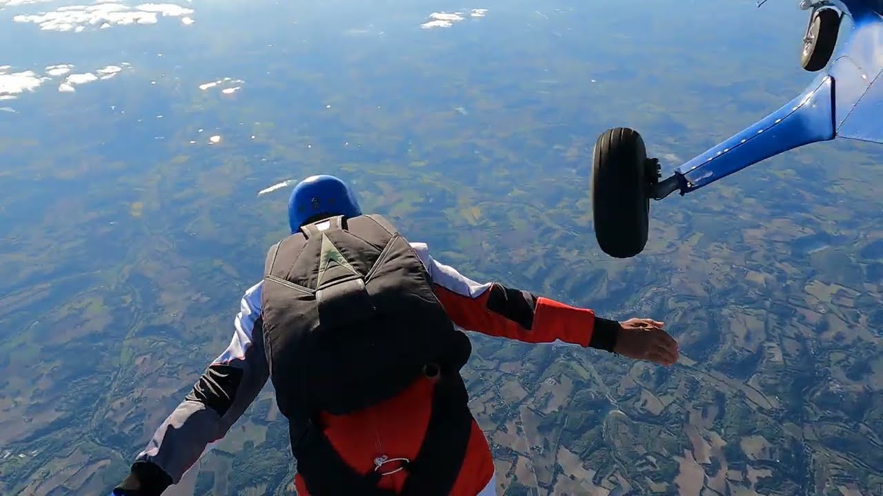 Saut 97.Parachutisme Track à 2 BOULOC SKYDIVE