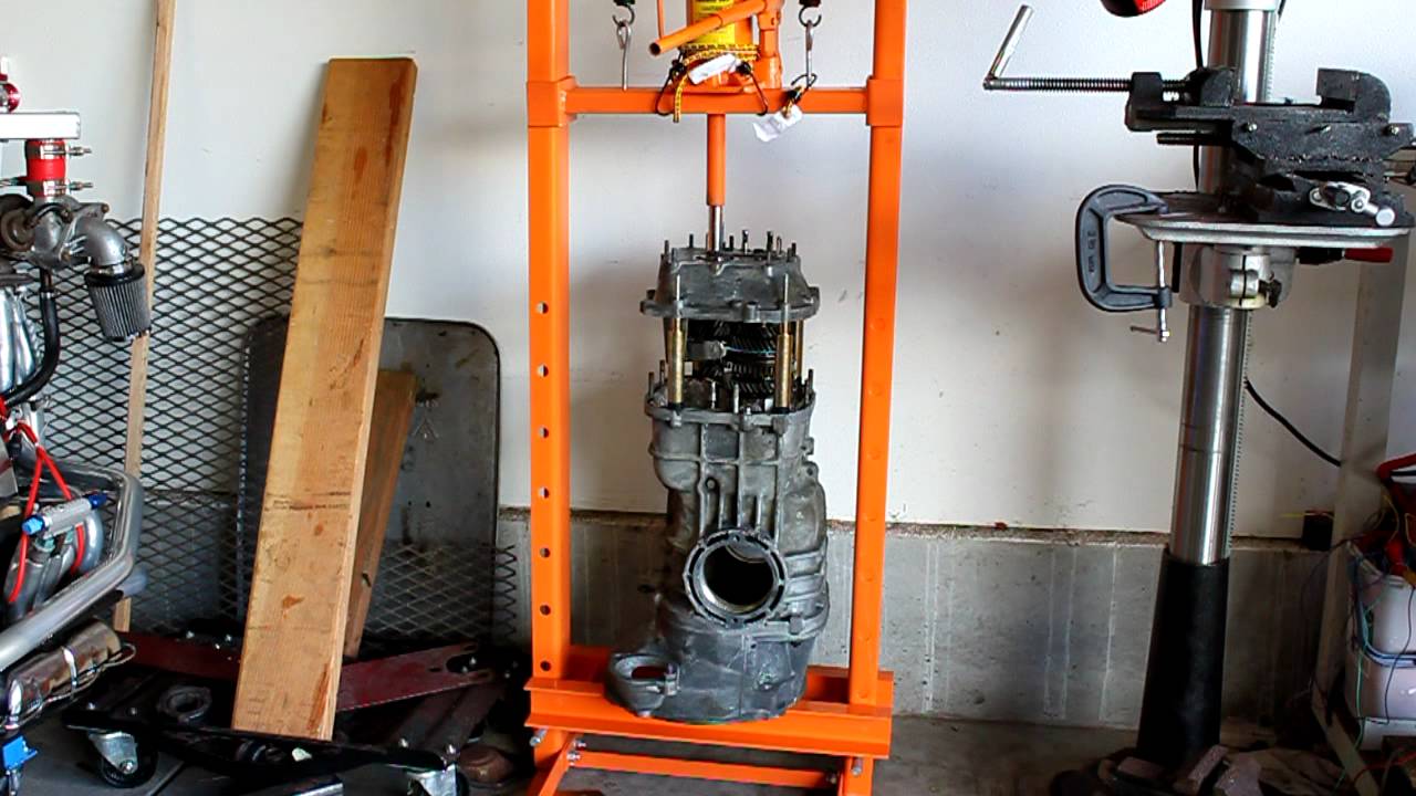 002 VW Transaxle Rebuild, часть 3 — Разборка вала