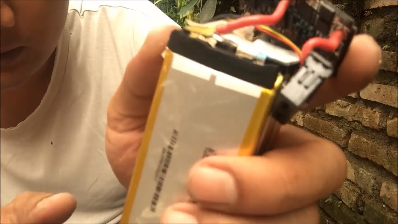 Inside The Broken Battery of DJI Phantom 3 - How to open For Mod and Repair Purpose (Cara Bongkar)