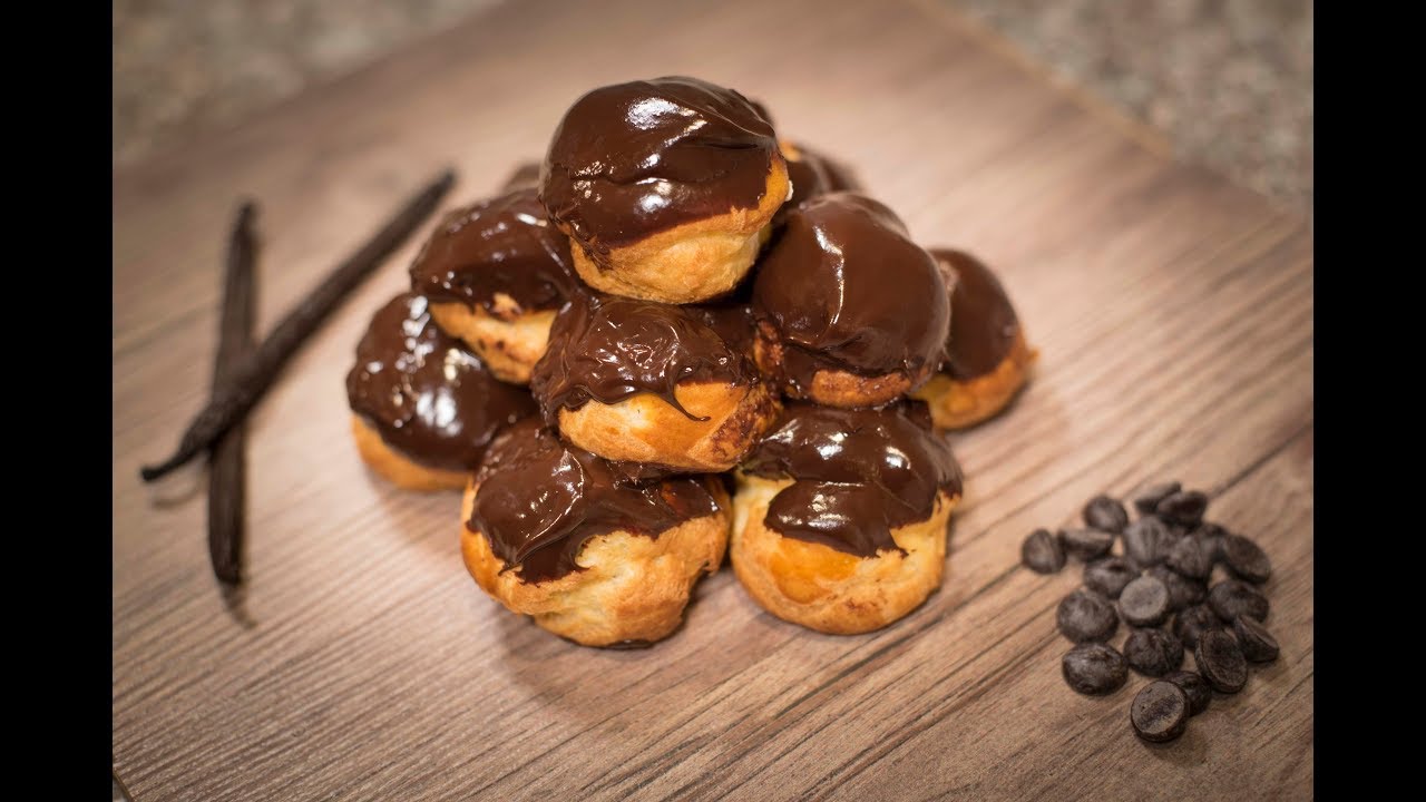 Best recipe for Profiteroles with Vanilla cream and chocolate sauce
