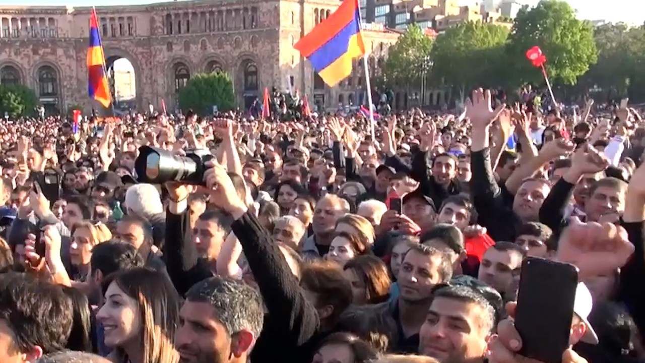 Քաղաքականացված հանրությու՞ն, թե՞ պարզապես հետաքրքրասիրություն