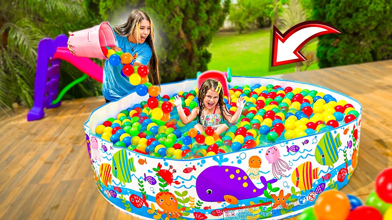 FIZ UMA PISCINA DE BOLINHAS COLORIDAS PARA MINHA IRMÃZINHA!