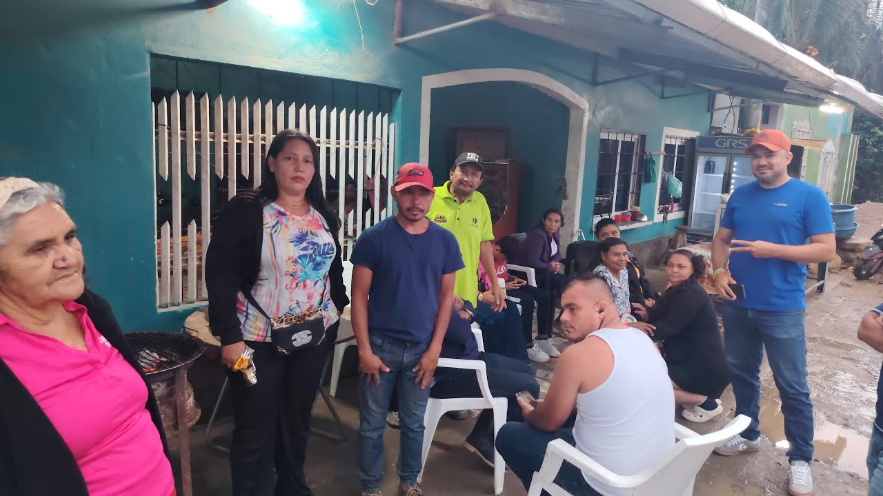 FIESTA EN EL CANAL CON LOS PERSONAJES Y INVITADOS ESTO SE DESCONTROLO 50496117131