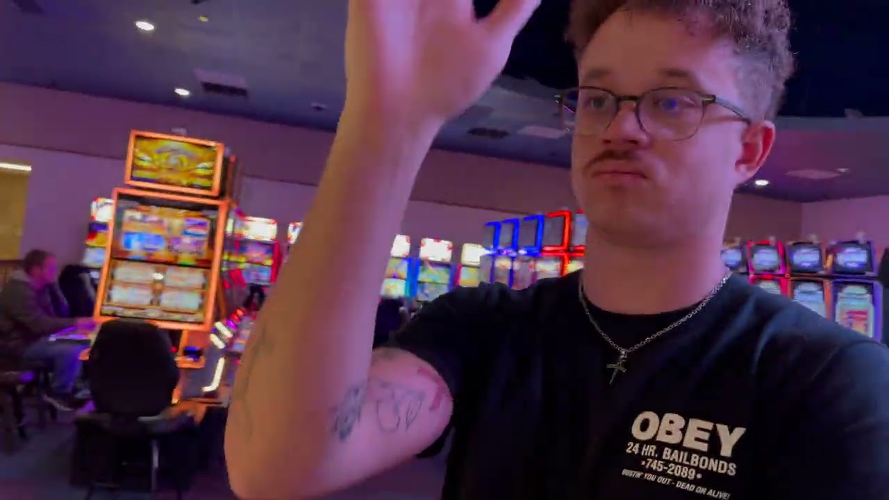 Stupid Person Leaves A Bunch Of VALUABLE Coins In THIS SLOT MACHINE!