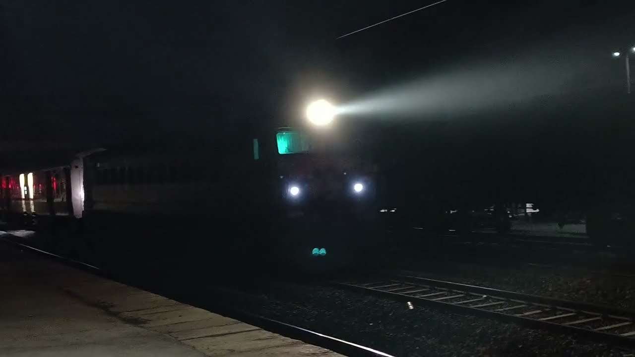 High speed overtake at ankai station #railway
