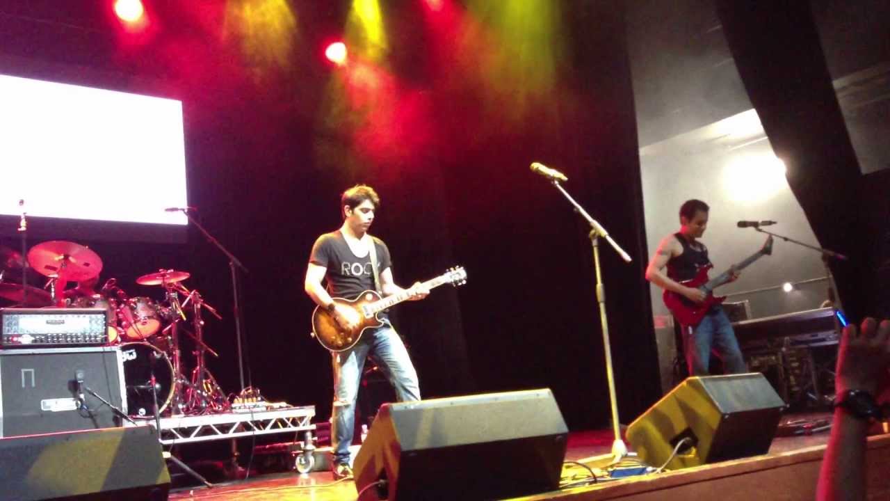 Aadaat - Concert of Jal 2013 at London @ O2 Arena