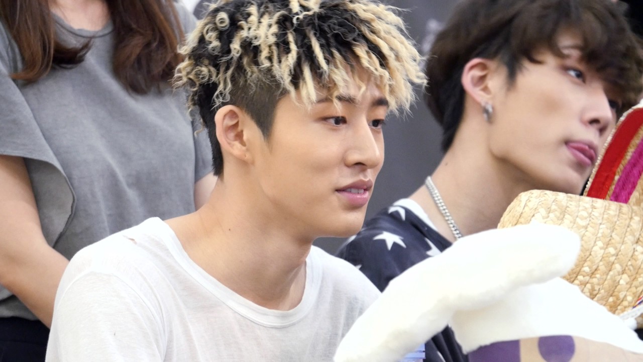 170701 아이콘 iKON _ 비아이 B.I 직캠 FanCam 02 _ 팬싸인회 _ 영등포 타임스퀘어