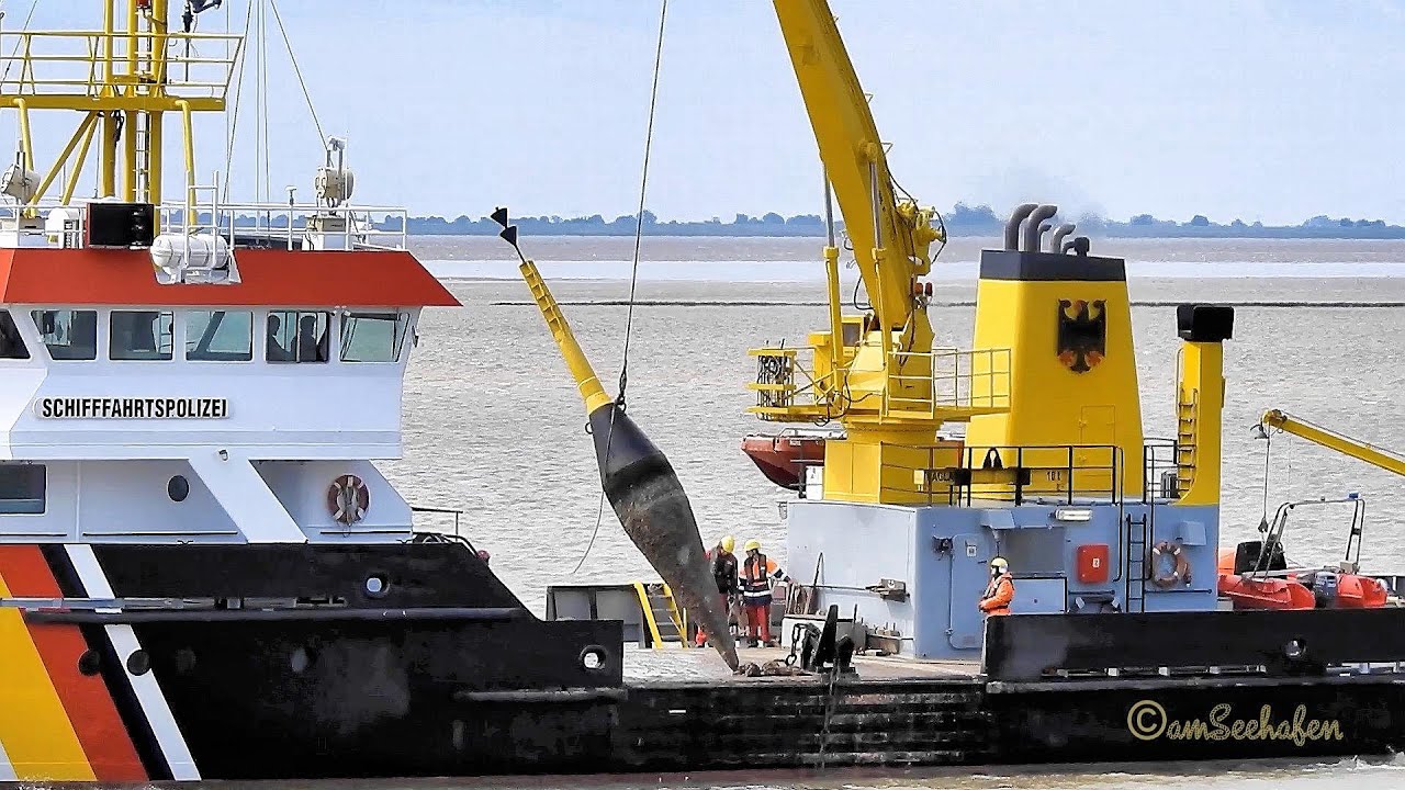 Tonnenleger NORDEN Wartung Fahrwassertonne DBDG MMSI 211265910 Emden maintenance buoy laying vessel
