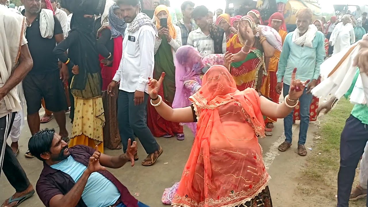 साडू माता का पार्क म कुण छो रिल बना बालों//सिंगर बनवारी लाल गुर्जर धर्मा छावडी,बुध्दराज गुर्जर//