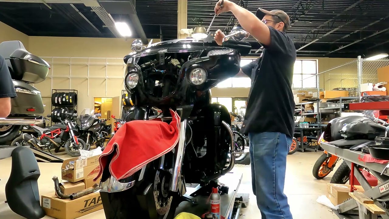 2018 Cheiftain Fairing removal