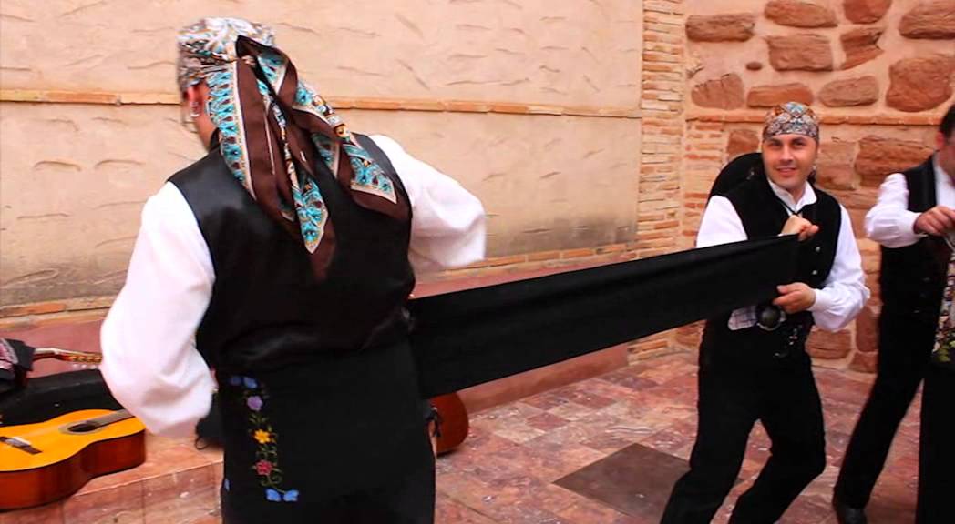 TRADICIÓN 50 AÑOS de COROS Y DANZAS de ALCÁZAR DE SAN JUAN