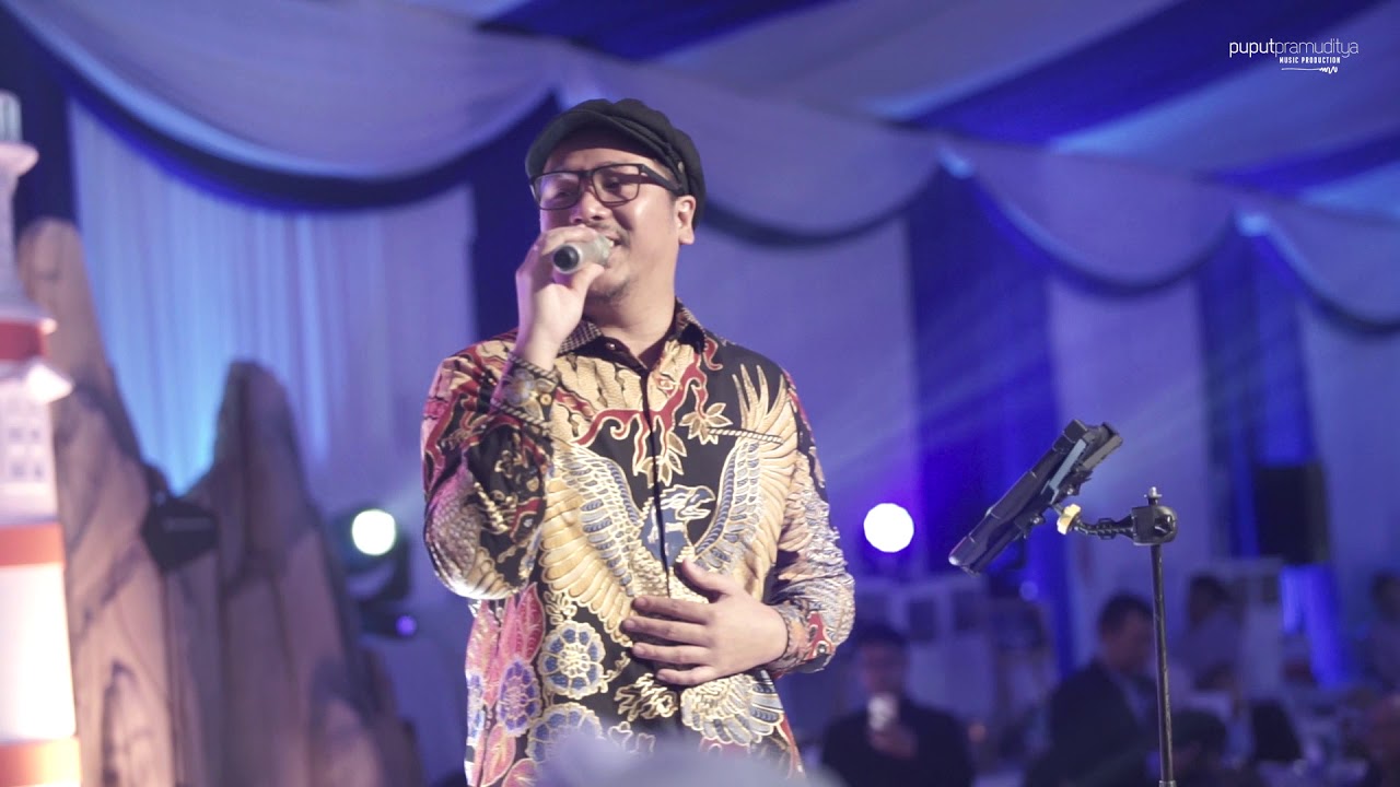 Tak Lekang Oleh Waktu - Sammy Simorangkir feat. Puput Pramuditya Orkestra