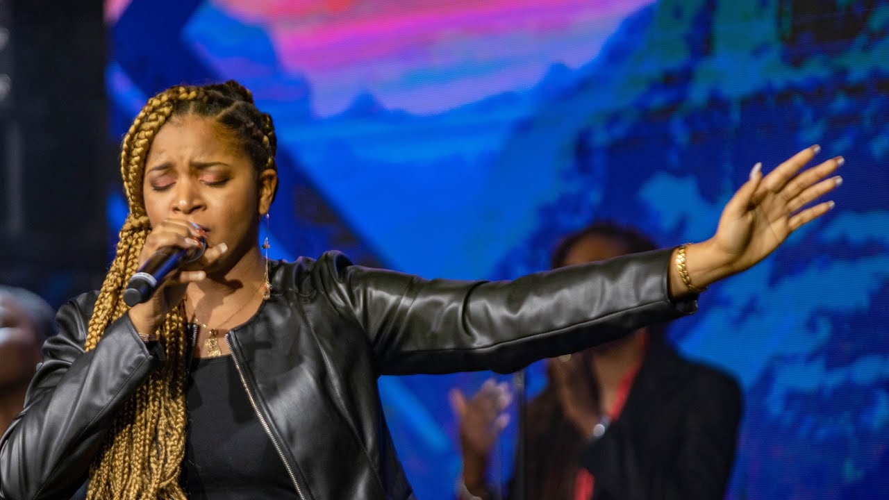 DIEU EST CAPABLE DE FAIRE | Impact Gospel Choir - Esther Do Rego