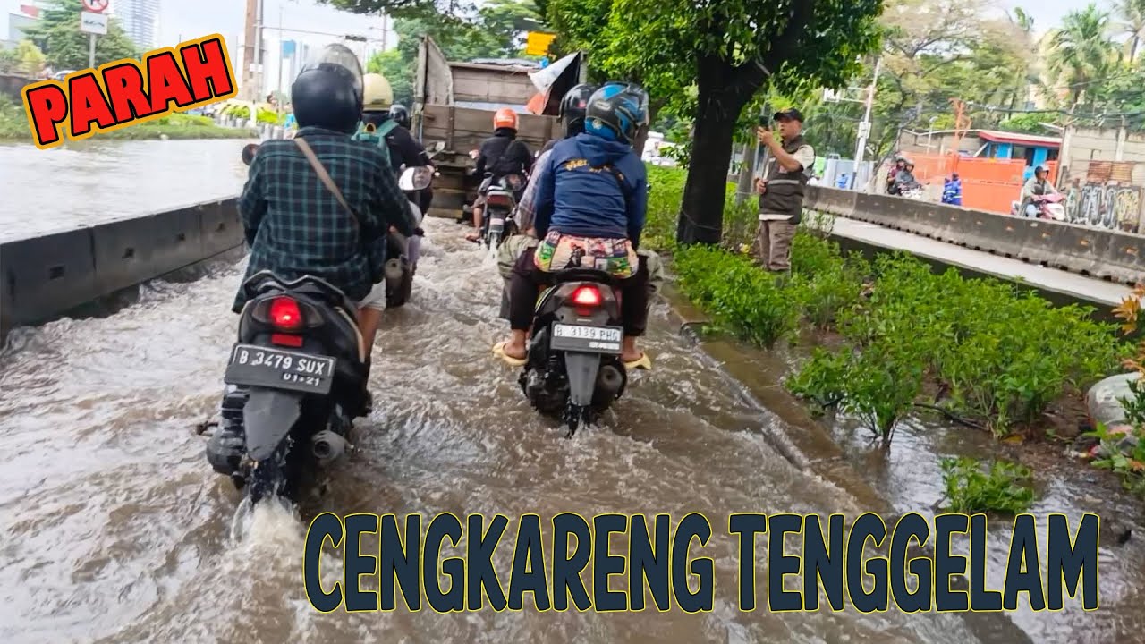 KEJEBAK BANJIR JAKARTA - JALAN DAAN MOGOT BANJIR PARAH