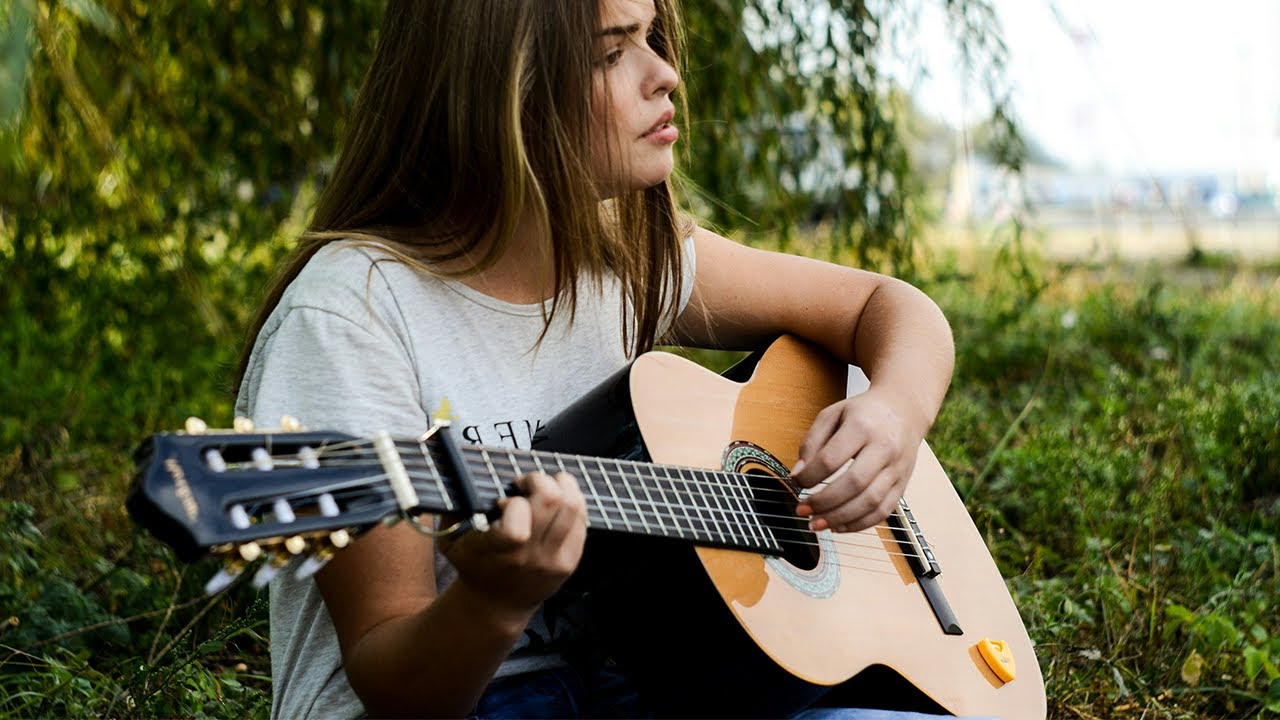 Honest Acoustic Folk Guitar Backing Track in E Major
