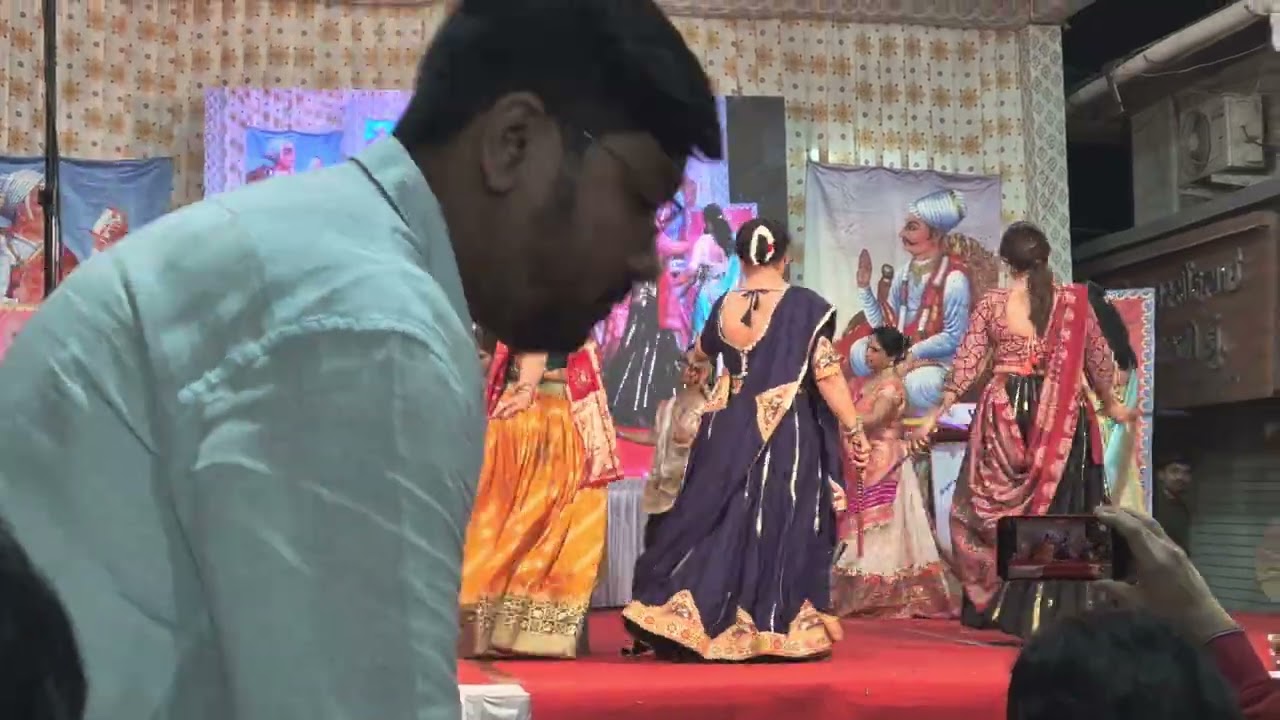 Gori radha ne kalo kaan - performance 