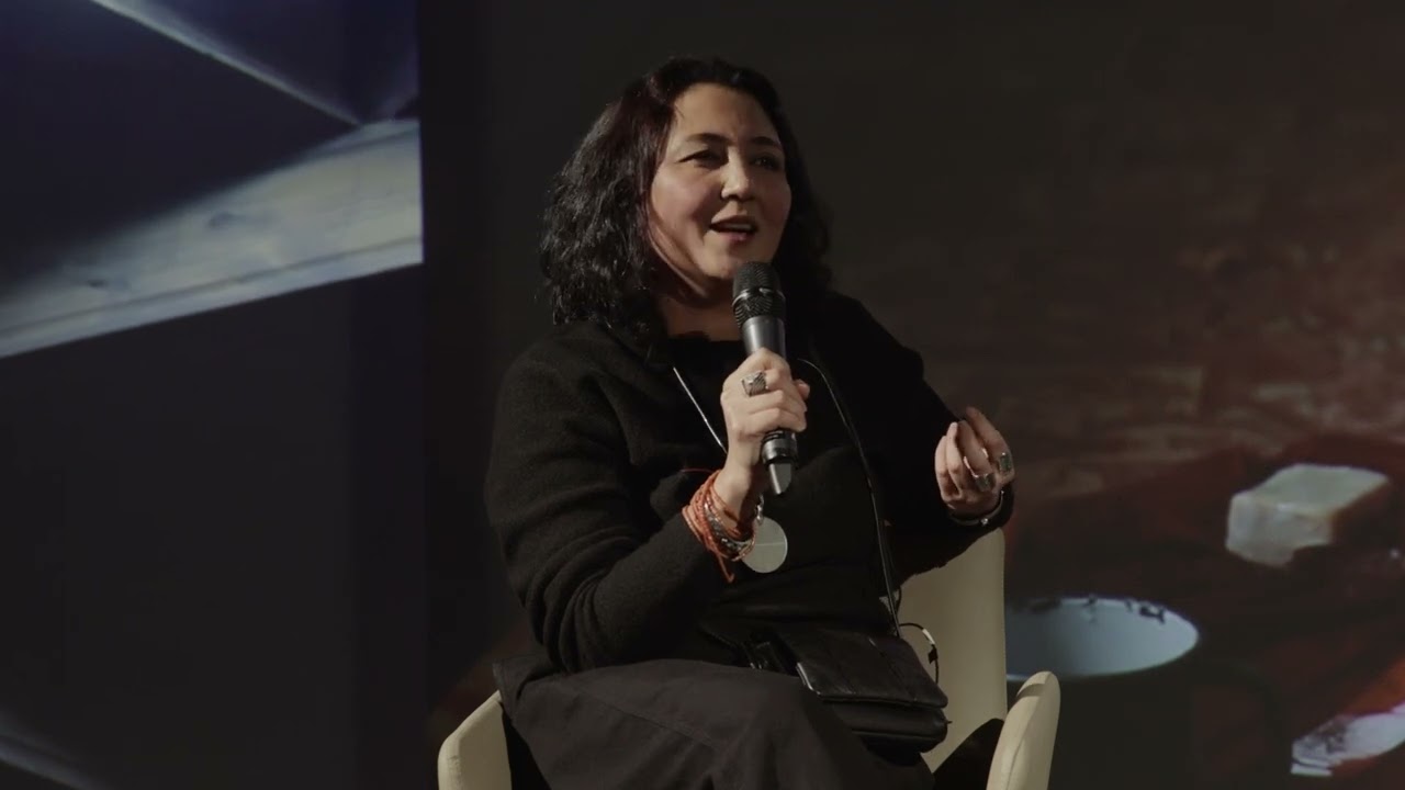 Passeggiata in mostra con Saodat Ismailova e Sheida Ghomashchi | Public Program | Saodat Ismailova