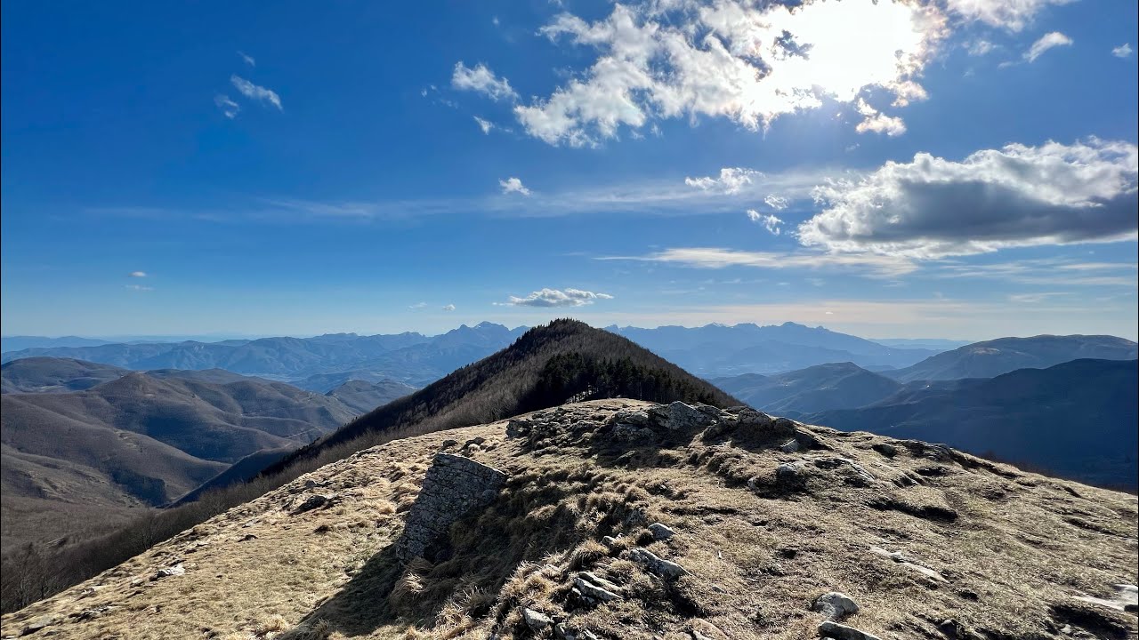 In cima al crinale dell&rsquo;appennino tosco Emiliano col Drone !!! Sopra i 1900 Passo delle Radici in 4K