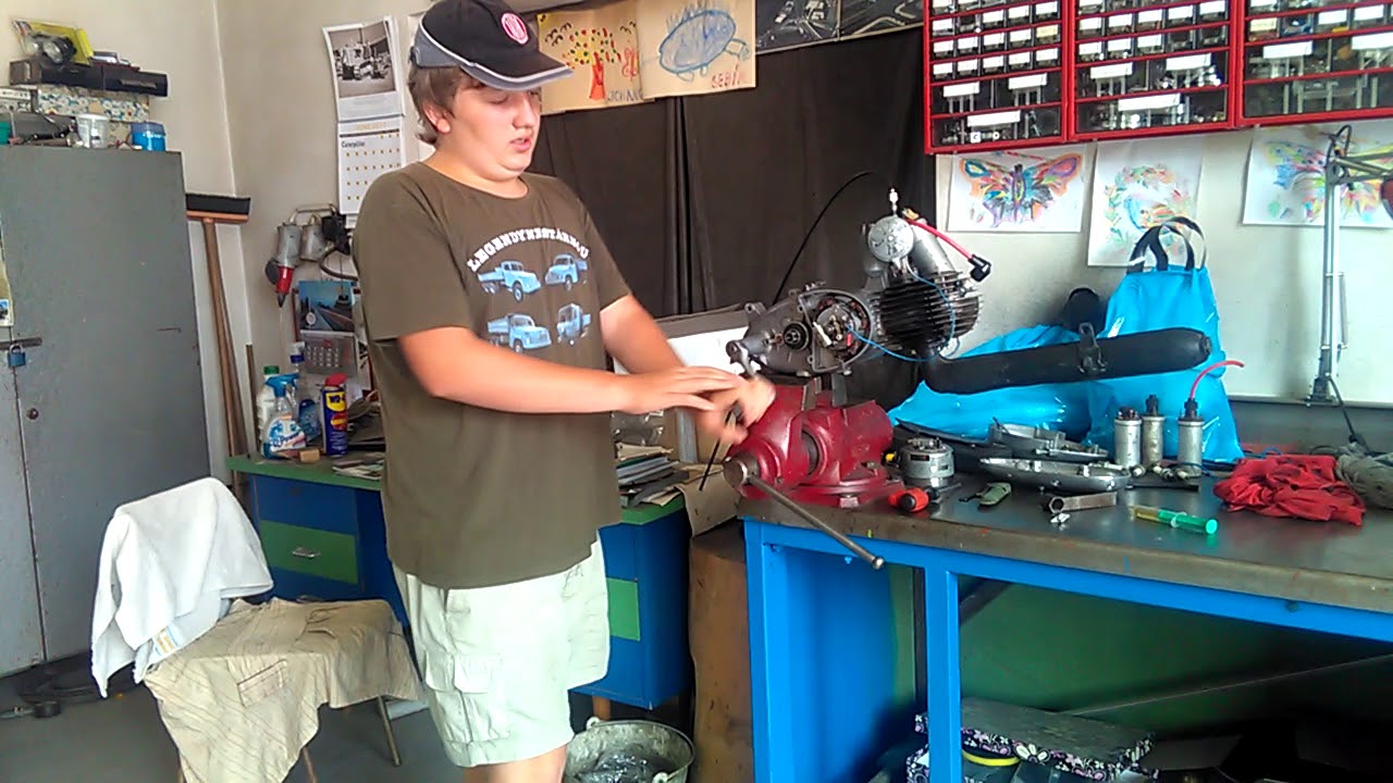 Prvni testovaci start motoru Jawa 555