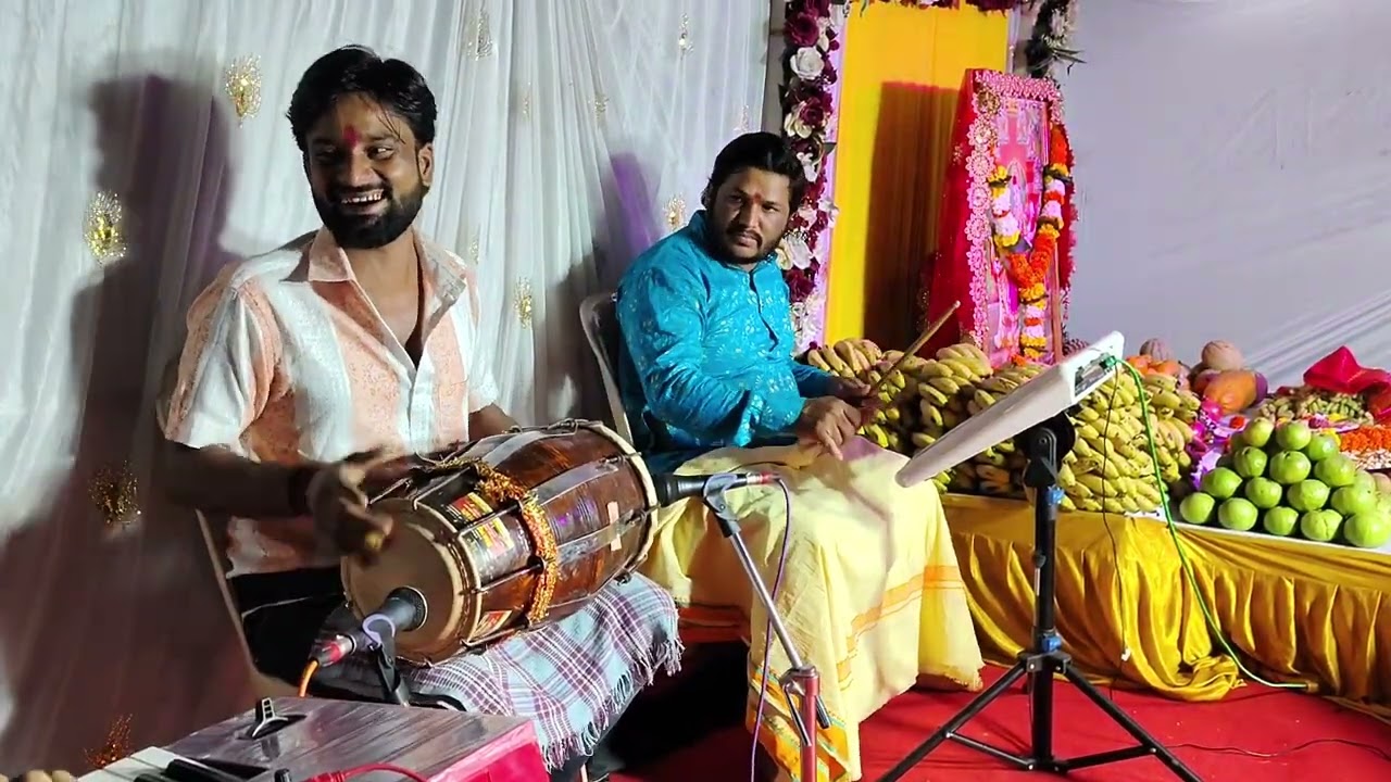 मन तेरा मंदिर आँखे दिया बाती,होंठो की हैं थालियां बोल फूल पाती,
