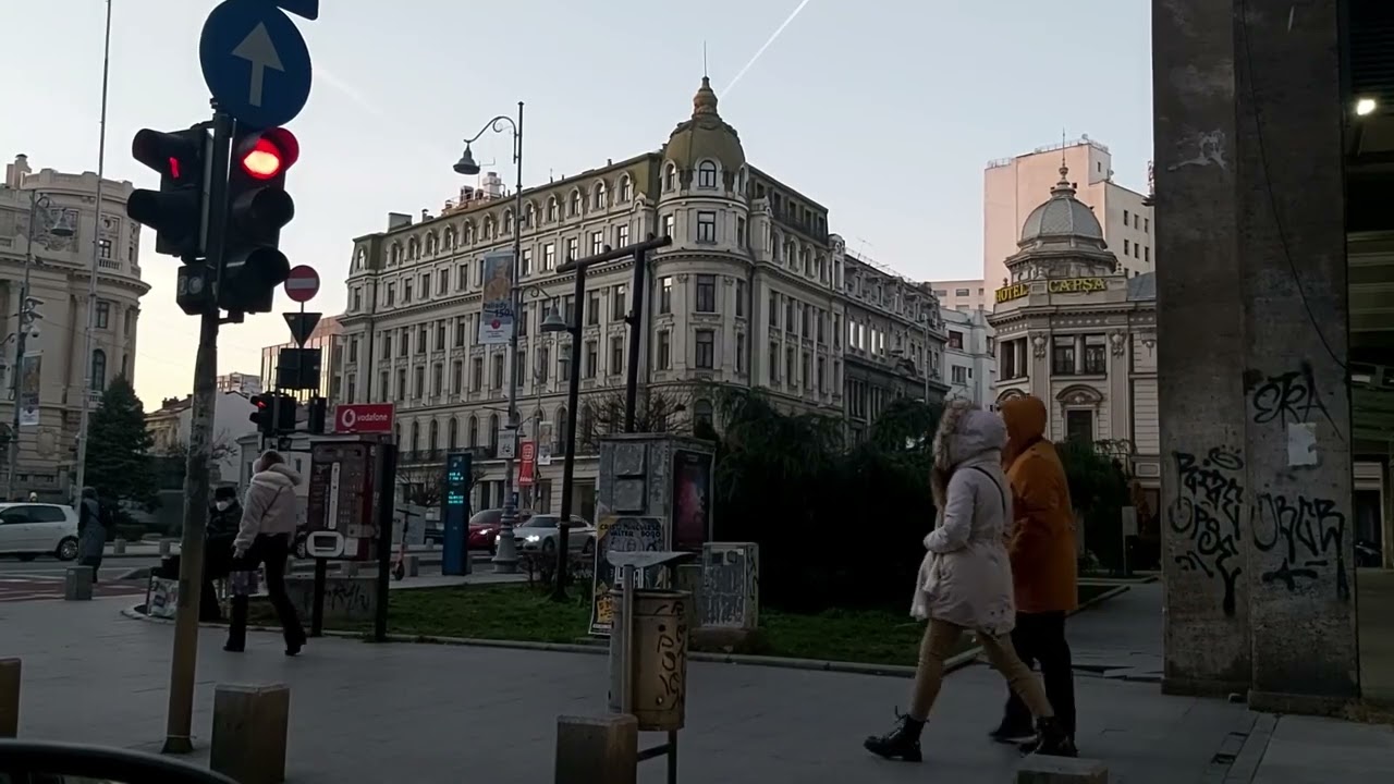 Romania in 30 sec.: At the traffic light, Bucharest, January 2022