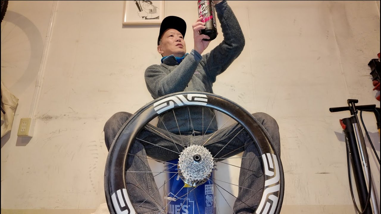 ENVE SES4.5のタイヤとリムテープとバルブステムを一気に交換する